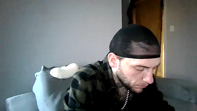 Snapshot of cruz815 chatting on December 16, 2025, 9:08 pm cruz815 online show from December 16, 2025, 9:08 pm