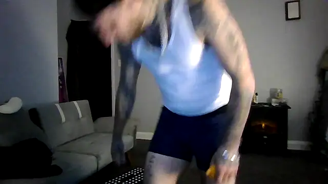 Snapshot of cruz815 chatting on December 18, 2025, 12:27 am cruz815 online show from December 18, 2025, 12:27 am