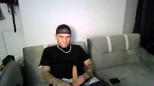 Snapshot of cruz815 chatting on November 20, 2025, 10:42 pm cruz815 online show from November 20, 2025, 10:42 pm