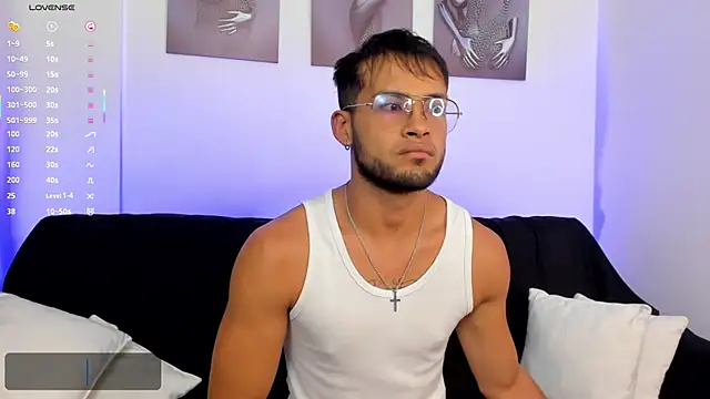 Snapshot of Max_Conor1 chatting on December 5, 2025, 1:32 pm Max Conor1 online show from December 5, 2025, 1:32 pm