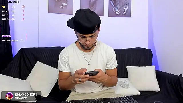 Max Conor1 online show from March 12, 2026, 11:36 am