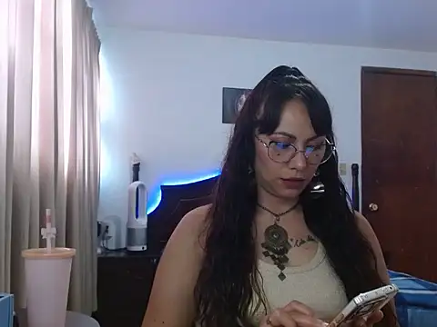 AloLovely  online show from April 15, 2026, 7:58 pm