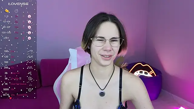 Snapshot of BettyCarter07 chatting on November 16, 2025, 1:21 am BettyCarter07 online show from November 16, 2025, 1:21 am