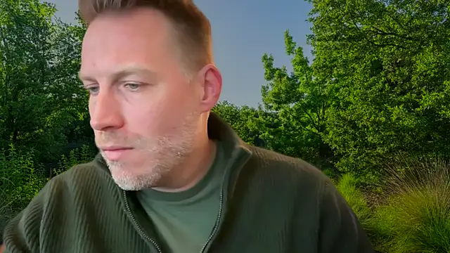 Snapshot of Christian87xxx chatting on November 10, 2025, 1:49 pm Christian87xxx online show from November 10, 2025, 1:49 pm