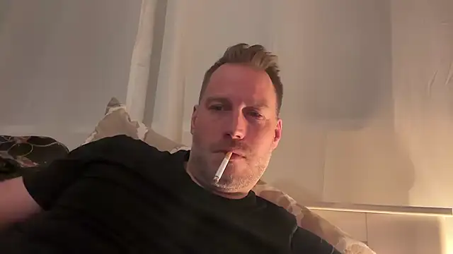 Snapshot of Christian87xxx chatting on November 13, 2025, 4:55 pm Christian87xxx online show from November 13, 2025, 4:55 pm