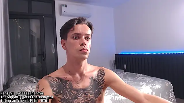 Snapshot of William_Henry_ chatting on October 4, 2025, 12:50 pm William Henry online show from October 4, 2025, 12:50 pm