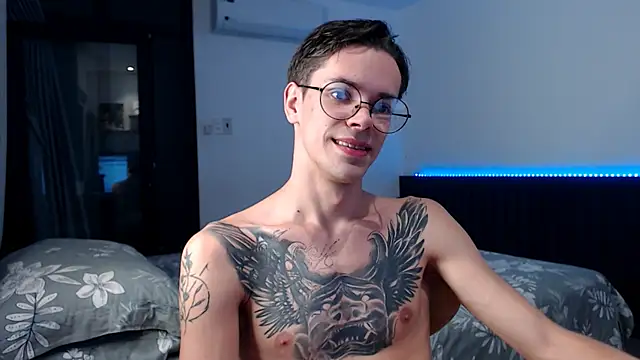 Snapshot of William_Henry_ chatting on October 9, 2025, 10:16 am William Henry online show from October 9, 2025, 10:16 am