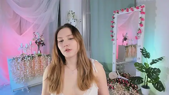 MaryWaddell online show from February 6, 2025, 11:20 am