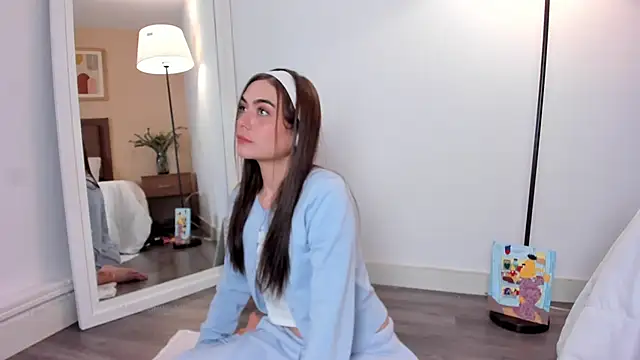 AlannaRussell  online show from March 20, 2025, 8:08 pm