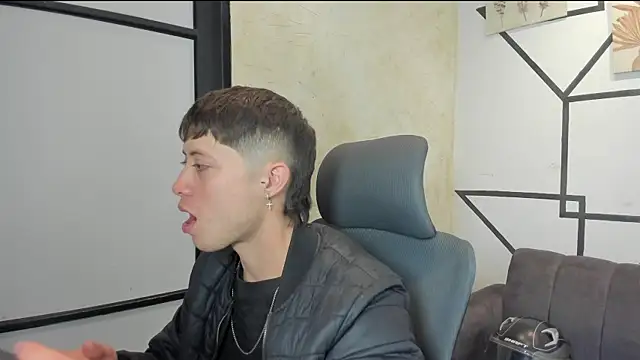 Snapshot of marcuscollins1_ chatting on November 24, 2025, 2:17 pm marcuscollins1 online show from November 24, 2025, 2:17 pm