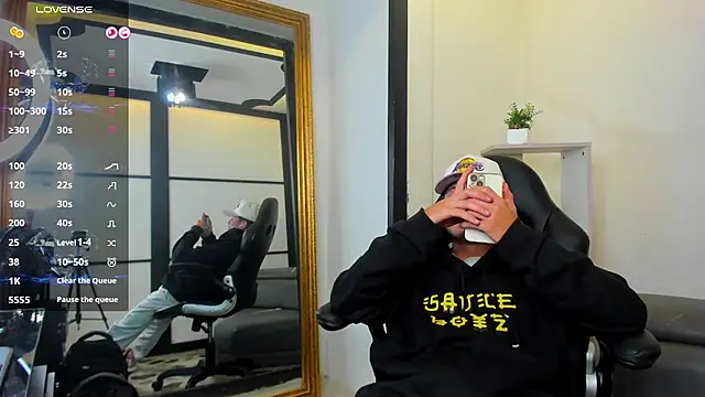 Snapshot of marcuscollins1_ chatting on November 13, 2025, 3:27 pm marcuscollins1 online show from November 13, 2025, 3:27 pm