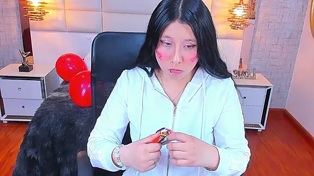 Nohemi louse online show from February 14, 2026, 7:14 pm