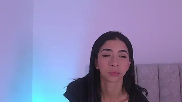 sara lopee1 online show from January 7, 2026, 11:59 am