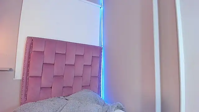 Roxy Stonee online show from March 20, 2026, 7:26 pm