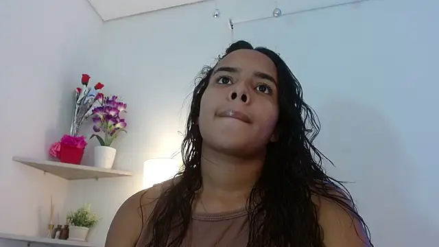 Snapshot of Roxy_Stonee chatting on October 6, 2025, 7:25 pm Roxy Stonee online show from October 6, 2025, 7:25 pm