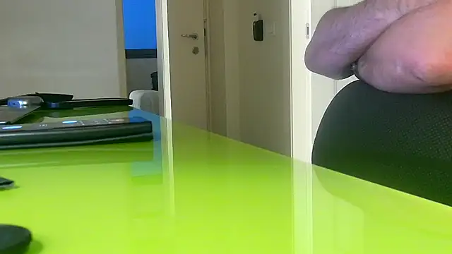 Snapshot of fuocovivo4 chatting on March 5, 2025, 5:39 pm fuocovivo4 online show from March 5, 2025, 5:39 pm