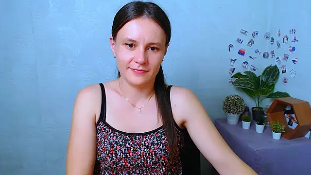 ValeriaHeart  online show from December 18, 2025, 8:23 pm