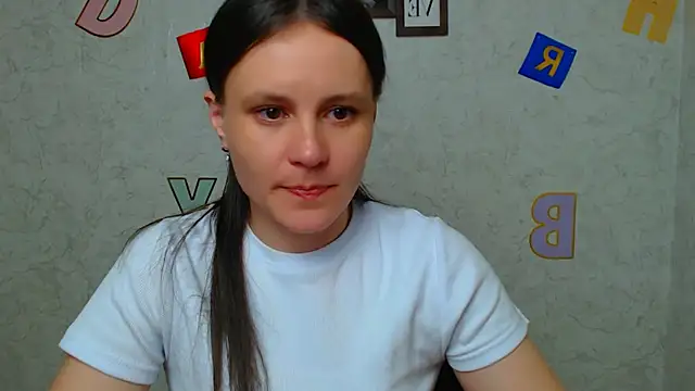 Snapshot of ValeriaHeart_ chatting on March 17, 2025, 1:18 pm ValeriaHeart online show from March 17, 2025, 1:18 pm