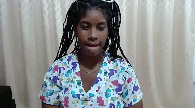 Snapshot of CanelaFierce chatting on January 30, 2025, 8:31 pm CanelaFierce online show from January 30, 2025, 8:31 pm