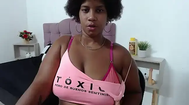 Snapshot of CanelaFierce chatting on March 15, 2025, 11:28 pm CanelaFierce online show from March 15, 2025, 11:28 pm