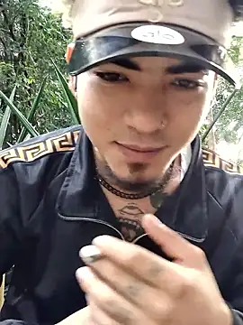 LihanJor 23 online show from October 28, 2025, 12:48 pm