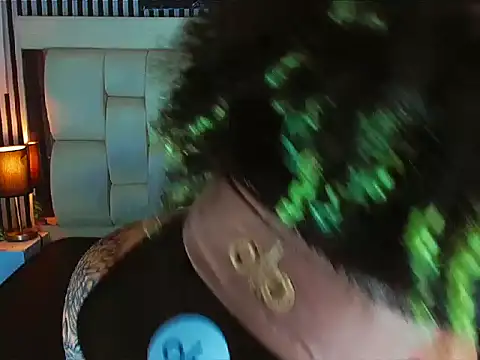 Snapshot of LihanJor_23 chatting on December 4, 2025, 1:54 pm LihanJor 23 online show from December 4, 2025, 1:54 pm