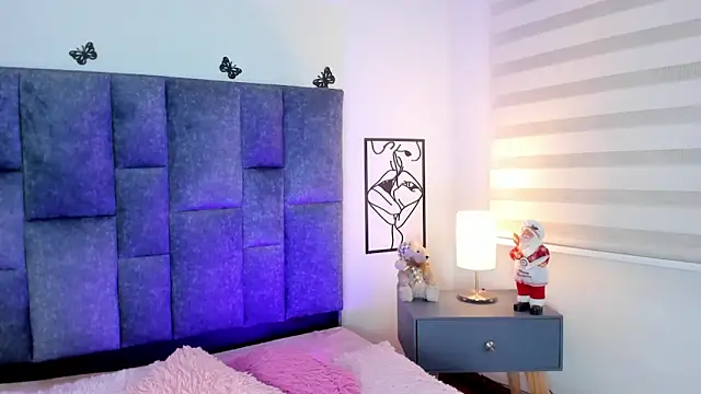 Snapshot of Violetta_Ficher chatting on December 14, 2025, 2:29 am Violetta Ficher online show from December 14, 2025, 2:29 am