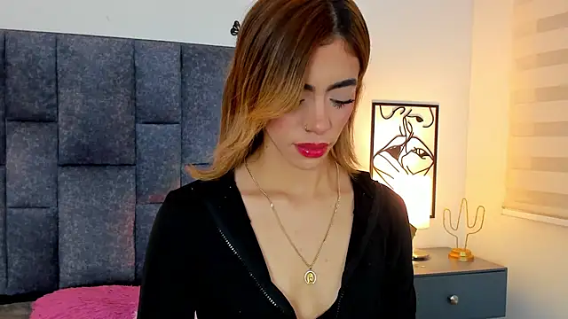 Snapshot of Violetta_Ficher chatting on June 25, 2026, 2:53 am Violetta Ficher online show from June 25, 2026, 2:53 am