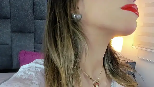 Snapshot of Violetta_Ficher chatting on November 14, 2025, 2:37 am Violetta Ficher online show from November 14, 2025, 2:37 am