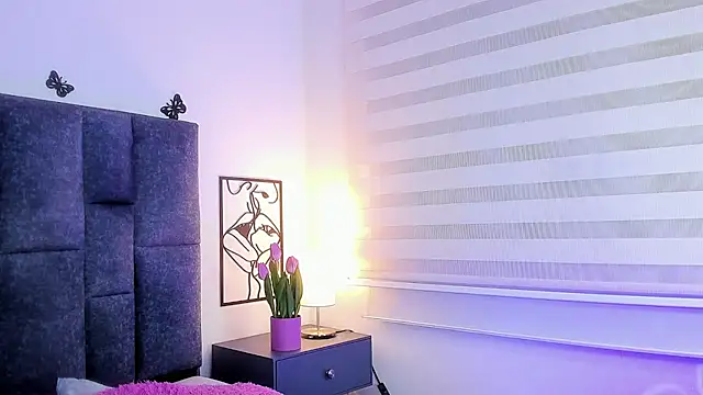 Snapshot of Violetta_Ficher chatting on November 16, 2025, 2:27 am Violetta Ficher online show from November 16, 2025, 2:27 am