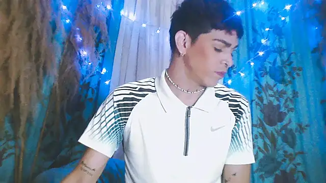 Snapshot of duquehotvoy chatting on February 21, 2025, 11:10 pm duquehotvoy online show from February 21, 2025, 11:10 pm