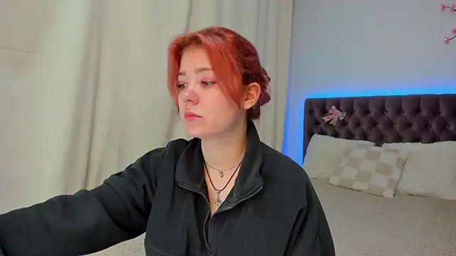 Ella Mayers online show from October 11, 2025, 12:17 pm