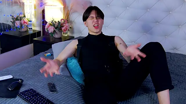 just gay  online show from March 10, 2025, 4:25 pm