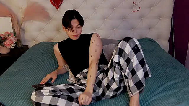 just gay  online show from February 28, 2025, 1:36 pm