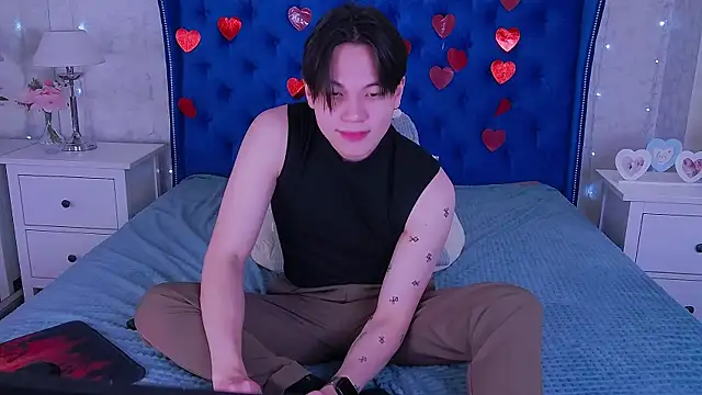 just gay  online show from February 26, 2025, 4:38 pm