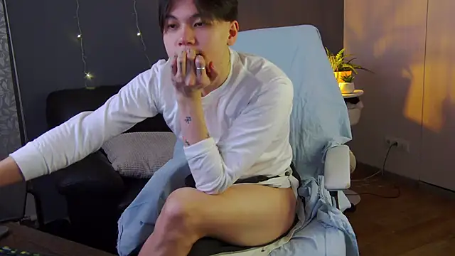 just gay  online show from February 14, 2025, 9:10 pm