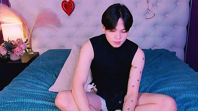 just gay  online show from March 3, 2025, 11:33 am