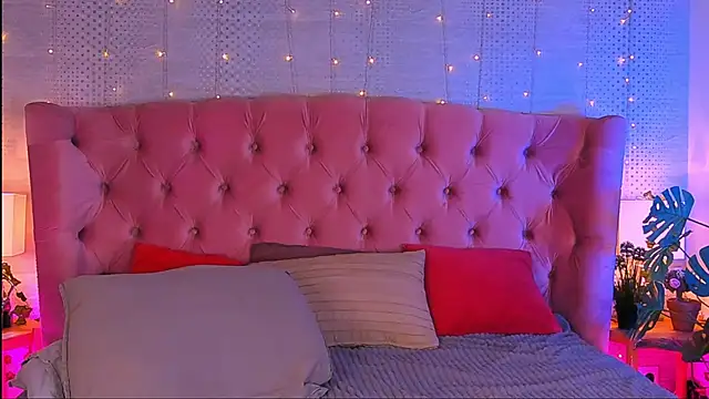 just gay  online show from March 23, 2025, 12:15 am