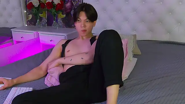 just gay  online show from March 9, 2025, 10:08 pm