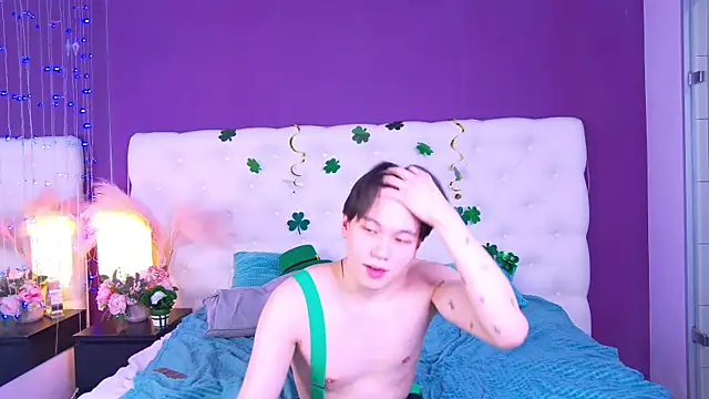 just gay  online show from March 16, 2025, 8:10 pm