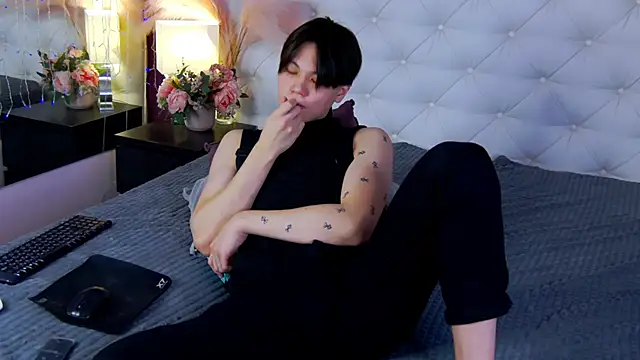 just gay  online show from March 10, 2025, 1:21 pm