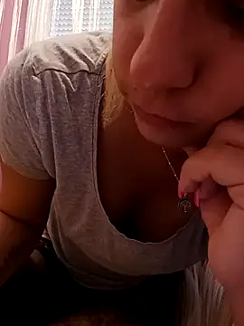 Snapshot of Mia_RainX chatting on May 18, 2026, 10:09 am Mia RainX online show from May 18, 2026, 10:09 am