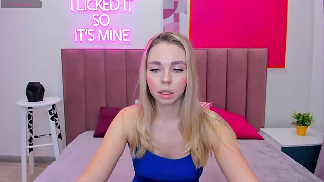 Snapshot of TessaAdorable chatting on November 8, 2025, 1:20 am TessaAdorable online show from November 8, 2025, 1:20 am