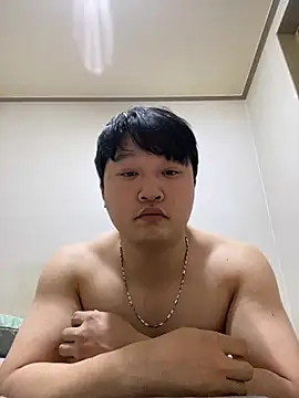 Snapshot of offwhite777 chatting on February 2, 2025, 2:13 pm offwhite777 online show from February 2, 2025, 2:13 pm