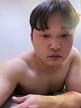 Snapshot of offwhite777 chatting on February 27, 2025, 12:14 am offwhite777 online show from February 27, 2025, 12:14 am