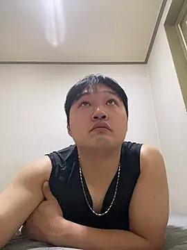 Snapshot of offwhite777 chatting on February 17, 2025, 6:31 am offwhite777 online show from February 17, 2025, 6:31 am