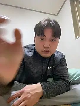 Snapshot of offwhite777 chatting on February 25, 2025, 2:58 pm offwhite777 online show from February 25, 2025, 2:58 pm