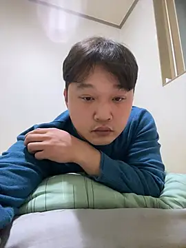 Snapshot of offwhite777 chatting on February 21, 2025, 11:22 am offwhite777 online show from February 21, 2025, 11:22 am