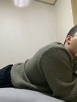 Snapshot of offwhite777 chatting on February 23, 2025, 7:00 am offwhite777 online show from February 23, 2025, 7:00 am