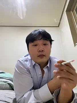 Snapshot of offwhite777 chatting on February 17, 2025, 1:00 pm offwhite777 online show from February 17, 2025, 1:00 pm